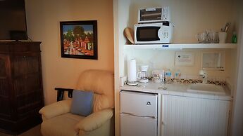 The Caribbean Court Boutique Hotel