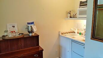 The Caribbean Court Boutique Hotel