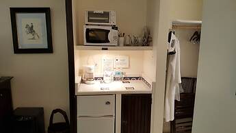 The Caribbean Court Boutique Hotel