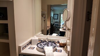 The Caribbean Court Boutique Hotel