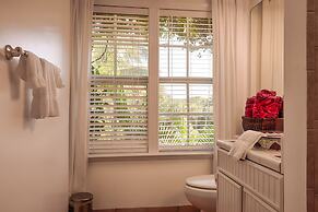 The Caribbean Court Boutique Hotel