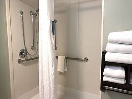 Hampton Inn & Suites Detroit-Canton