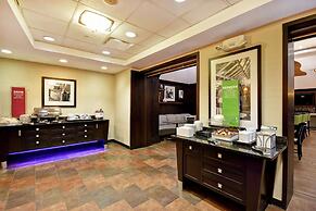 Hampton Inn & Suites Detroit-Canton