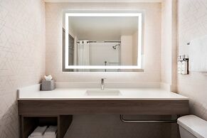 Holiday Inn Express & Suites Mobile West I-10 by IHG