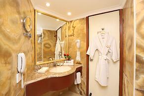 Hotel The Royal Plaza