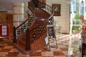 Hotel The Royal Plaza