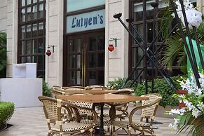 Hotel The Royal Plaza