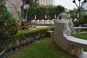 Hotel The Royal Plaza