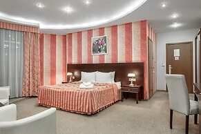 Nikol Business Hotel