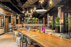 Moxy Belfast City