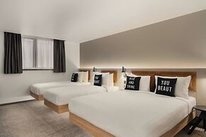 Moxy Belfast City