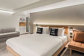 Moxy Belfast City