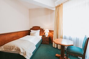 MANNI The Hotel