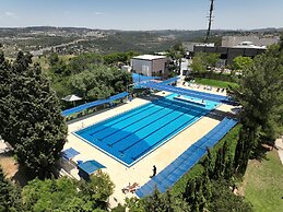 Shoresh Green Hills Family Suites Hotel