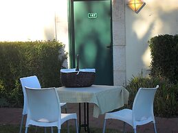 Shoresh Green Hills Family Suites Hotel