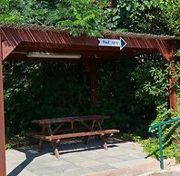 Shoresh Green Hills Family Suites Hotel