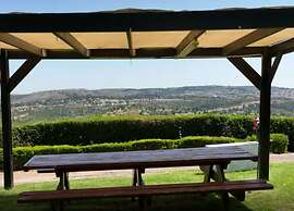 Shoresh Green Hills Family Suites Hotel