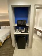 Holiday Inn Express Hotel & Suites Galveston West-Seawall by IHG