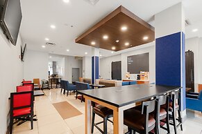 Holiday Inn Express Hotel & Suites Edmonton South by IHG