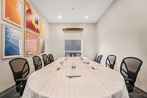 Holiday Inn Express Hotel & Suites Edmonton South by IHG