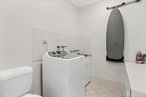 Terrigal Sails Serviced Apartments