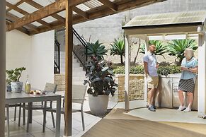 Terrigal Sails Serviced Apartments