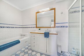 Terrigal Sails Serviced Apartments