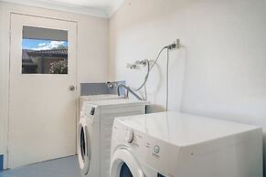 Terrigal Sails Serviced Apartments