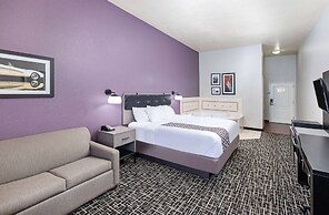 La Quinta Inn & Suites by Wyndham Bowling Green