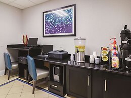 La Quinta Inn & Suites by Wyndham Bowling Green