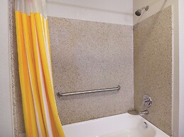 La Quinta Inn & Suites by Wyndham Bowling Green