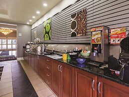 La Quinta Inn & Suites by Wyndham Bowling Green