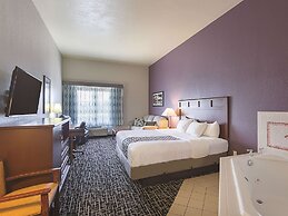 La Quinta Inn & Suites by Wyndham Bowling Green