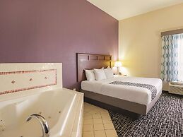 La Quinta Inn & Suites by Wyndham Bowling Green