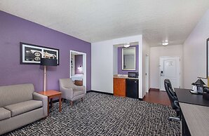 La Quinta Inn & Suites by Wyndham Bowling Green