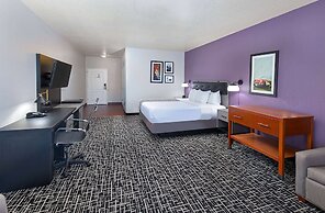 La Quinta Inn & Suites by Wyndham Bowling Green