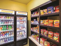 La Quinta Inn & Suites by Wyndham Bowling Green