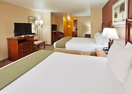 Holiday Inn Express & Suites Willows by IHG