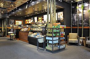 Madeline Hotel & Residences, Auberge Resorts Collection