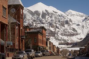 Madeline Hotel & Residences, Auberge Resorts Collection