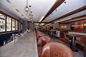 Madeline Hotel & Residences, Auberge Resorts Collection