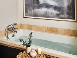 Madeline Hotel & Residences, Auberge Resorts Collection