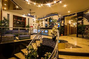 The Sun Court Hotel Yatri