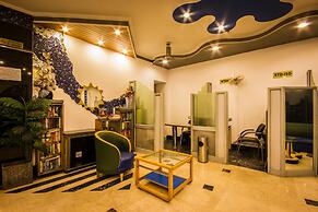 The Sun Court Hotel Yatri