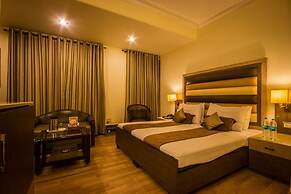 The Sun Court Hotel Yatri