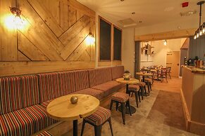 Scarborough Travel and Holiday Lodge