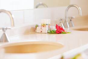 Fiji Hideaway Resort and Spa