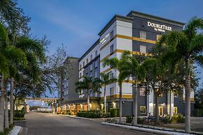 DoubleTree by Hilton Sarasota Bradenton Airport