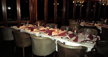 Epacha Game Lodge & Spa