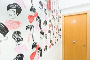 AinB Las Ramblas Colón Apartments